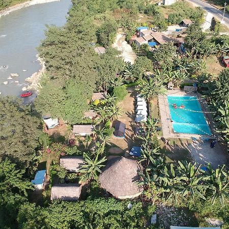 Trishuli Riverside Resort Читван Экстерьер фото