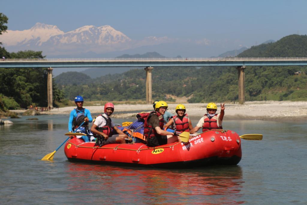 Trishuli Riverside Resort Читван Экстерьер фото